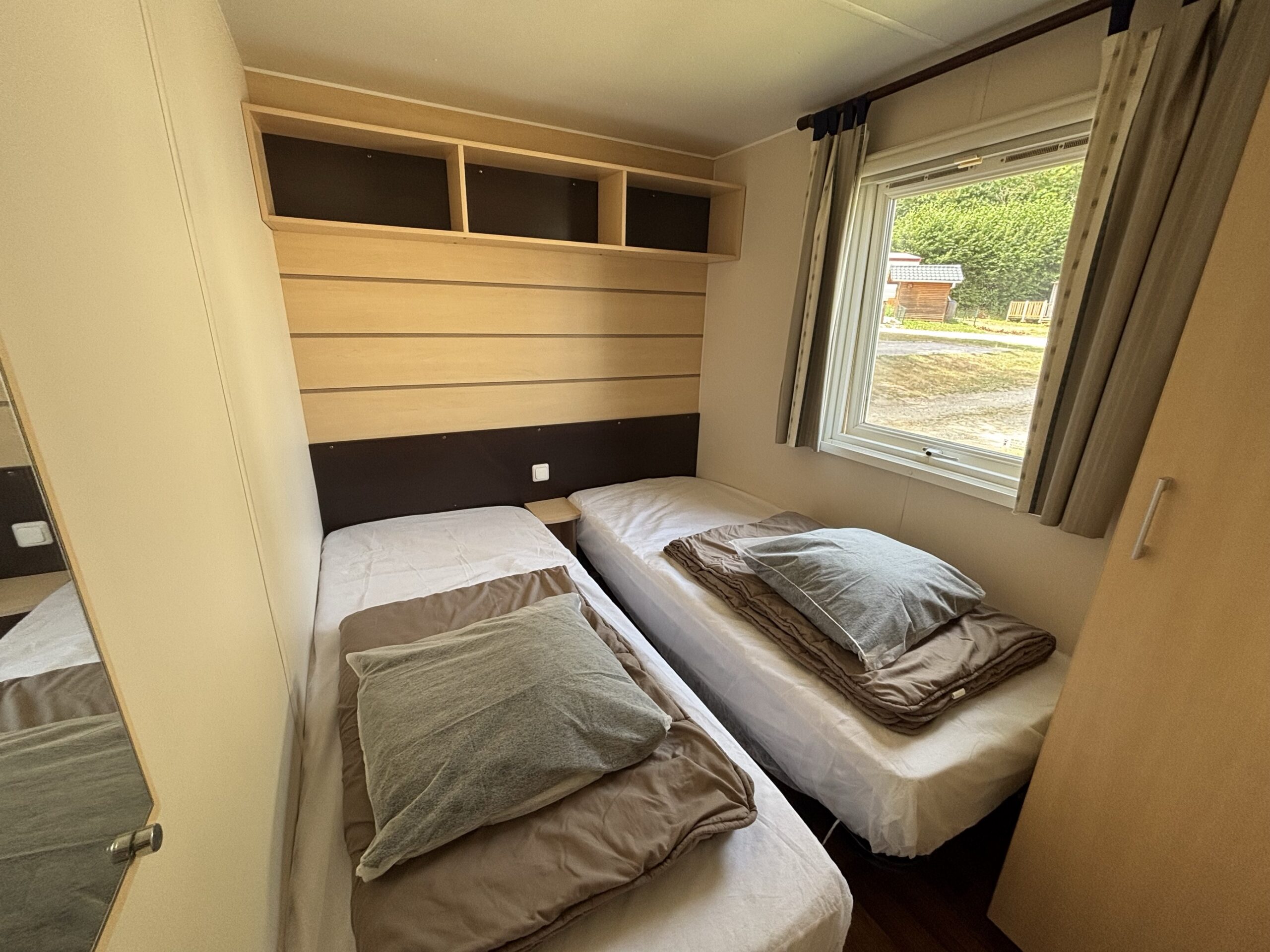 Deuxième chambre du mobil-home Le Derrick