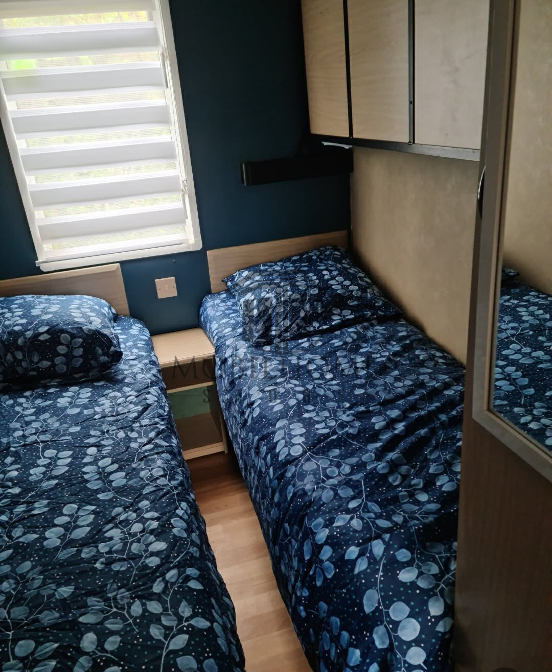 Deuxième chambre du mobil-home P45 au camping de La Sensation