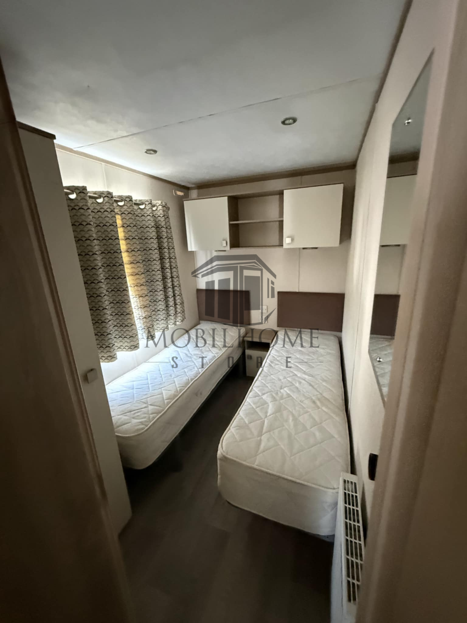 Deuxième chambre du mobil-home P57 au camping La Nouvelle Aventure