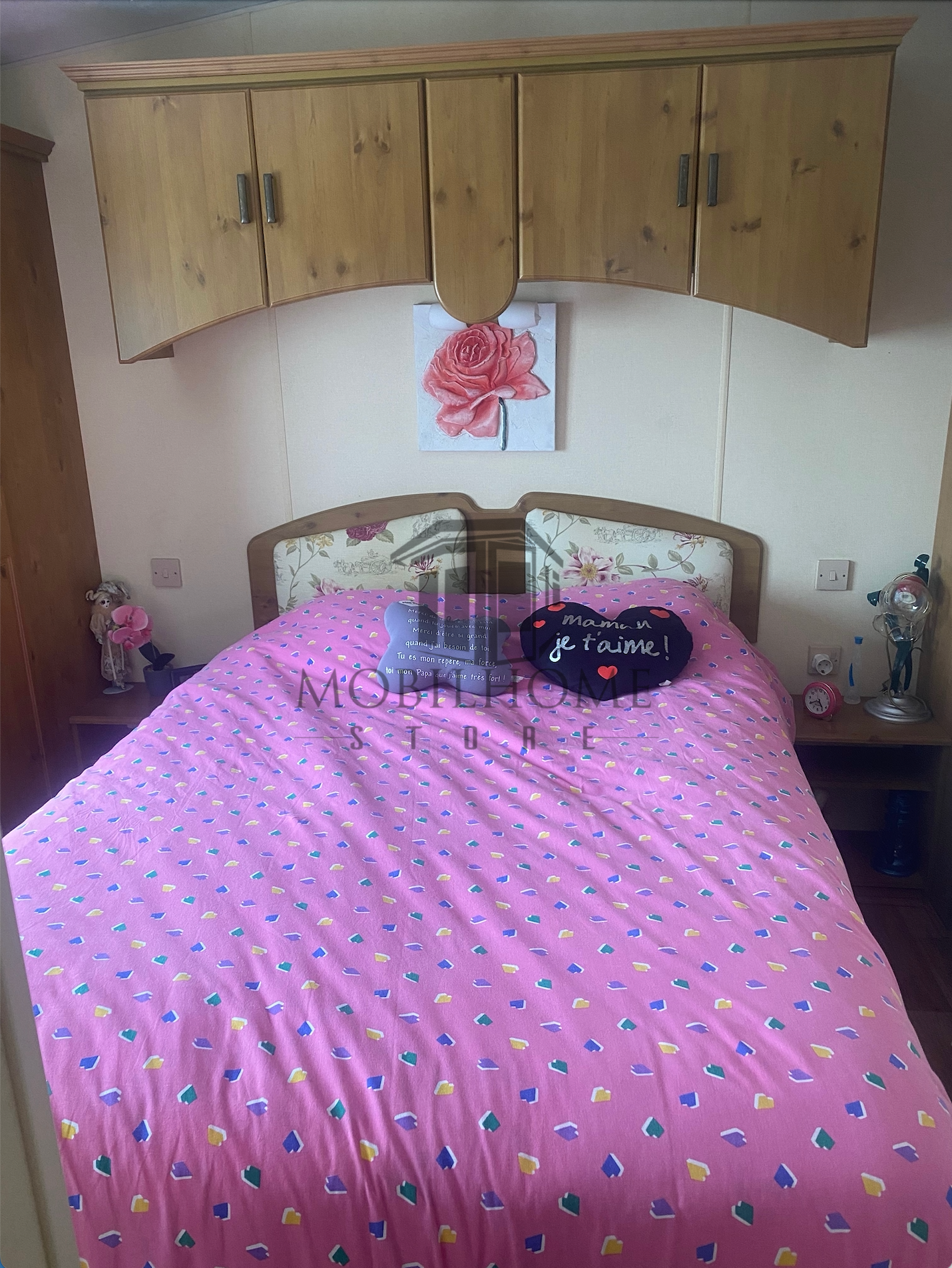 Chambre parentale du mobil-home P14 au camping La Nouvelle Aventure