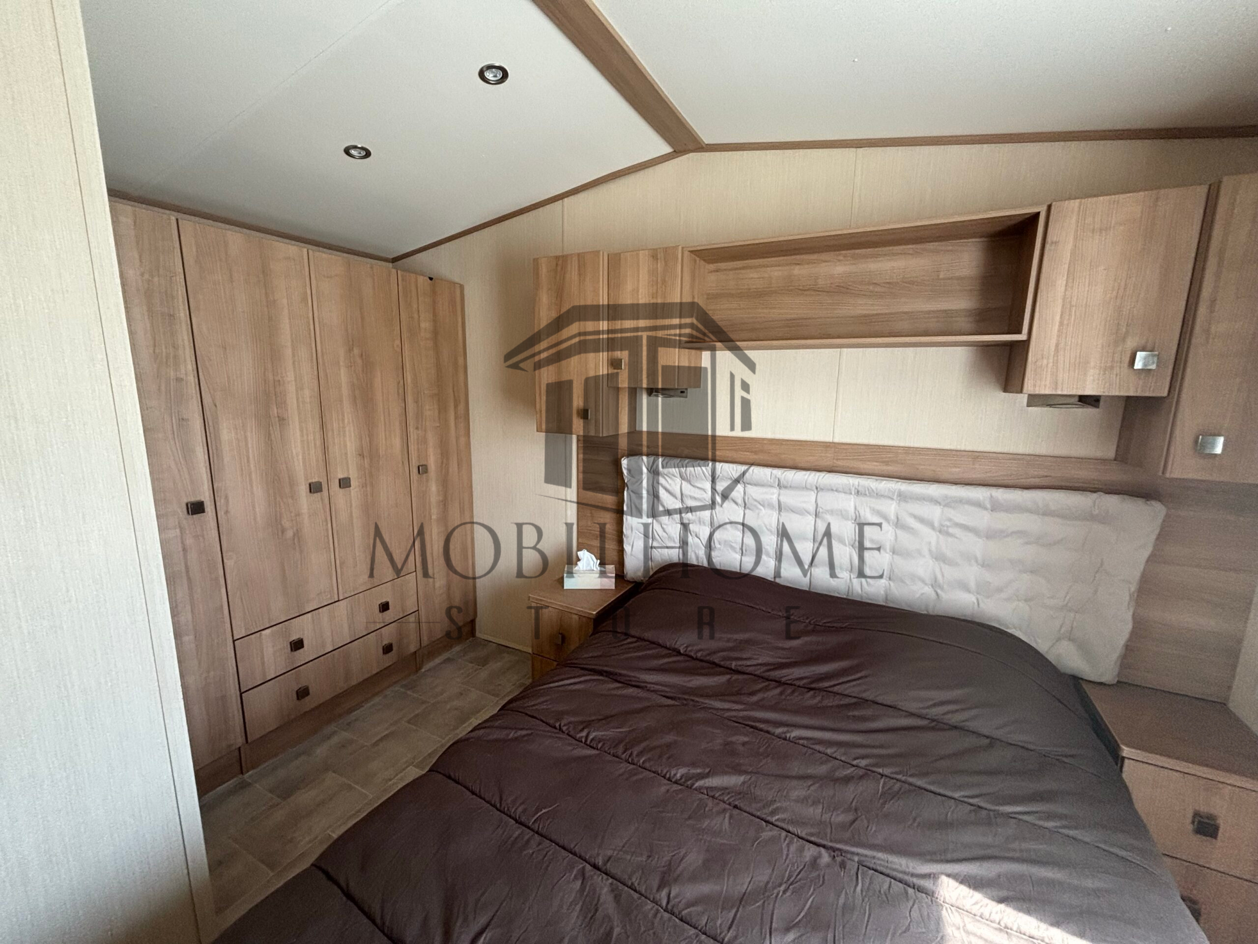 Chambre parentale du mobil-home P6