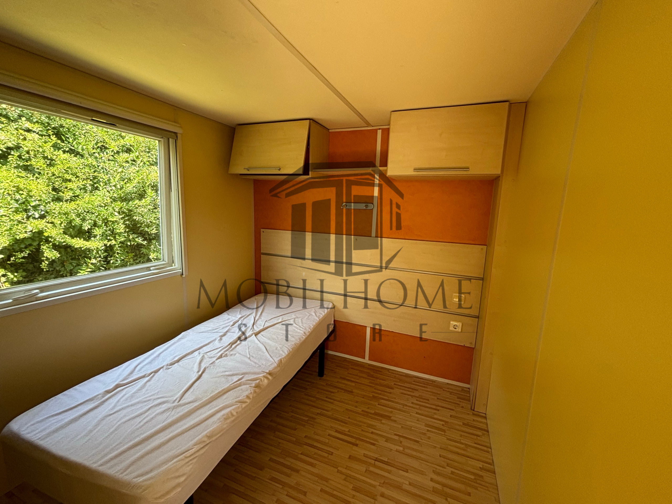 Chambre parentale du mobil-home RAPIDHOME LOFT 75