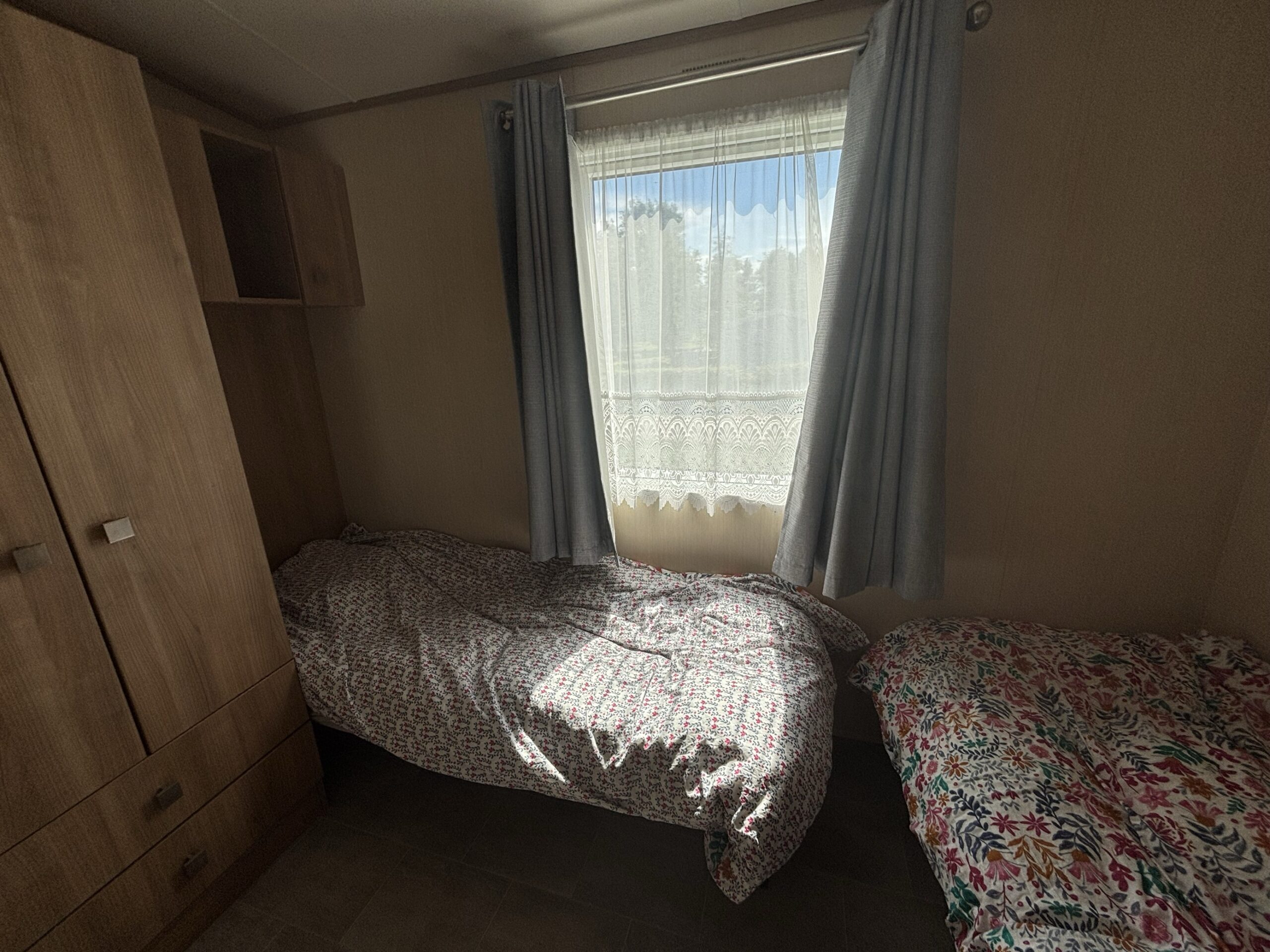 Deuxième chambre du mobil-home Mouette au camping La Sensation