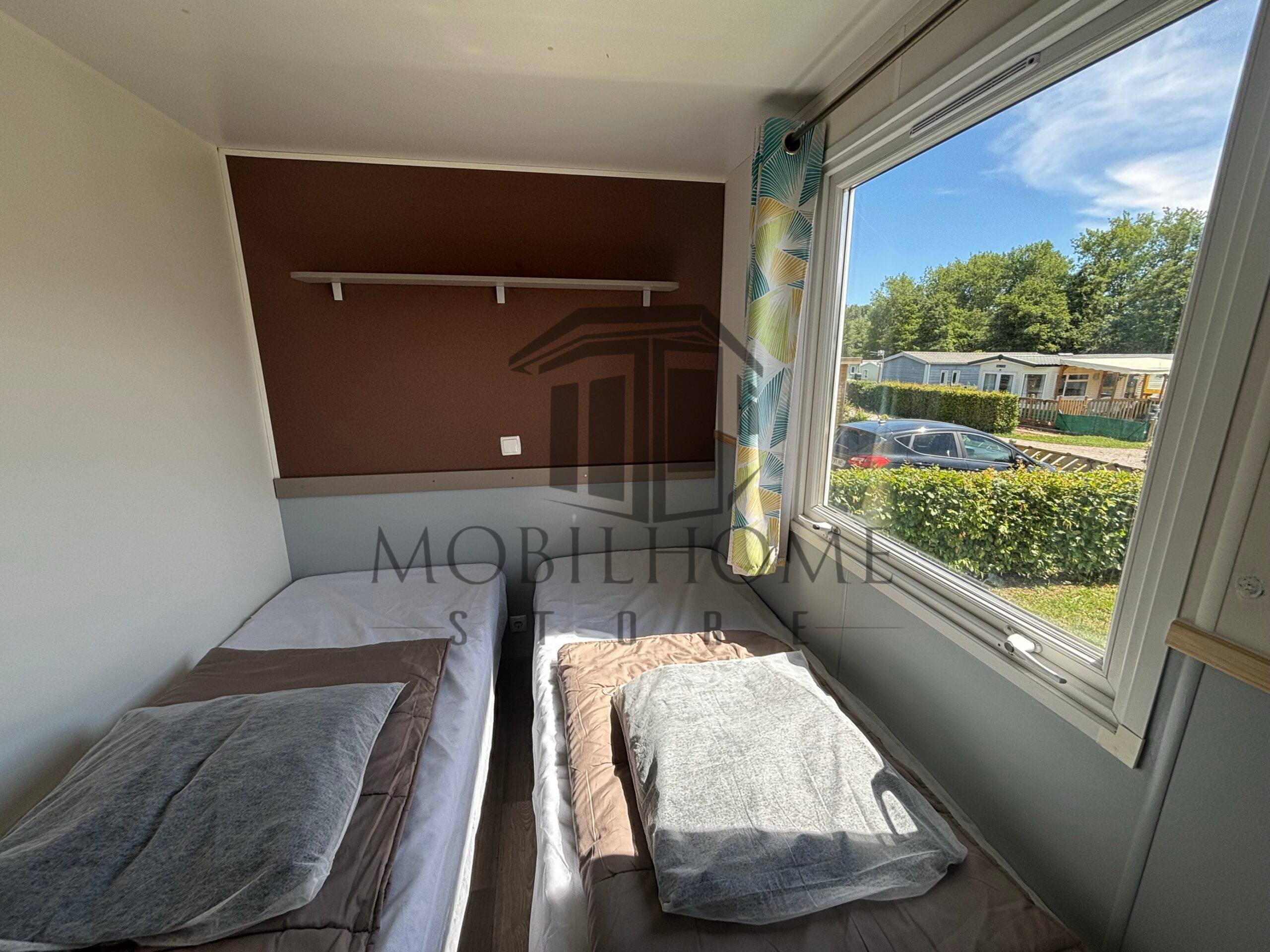 Deuxième chambre du mobil-home P8 au camping La Sensation