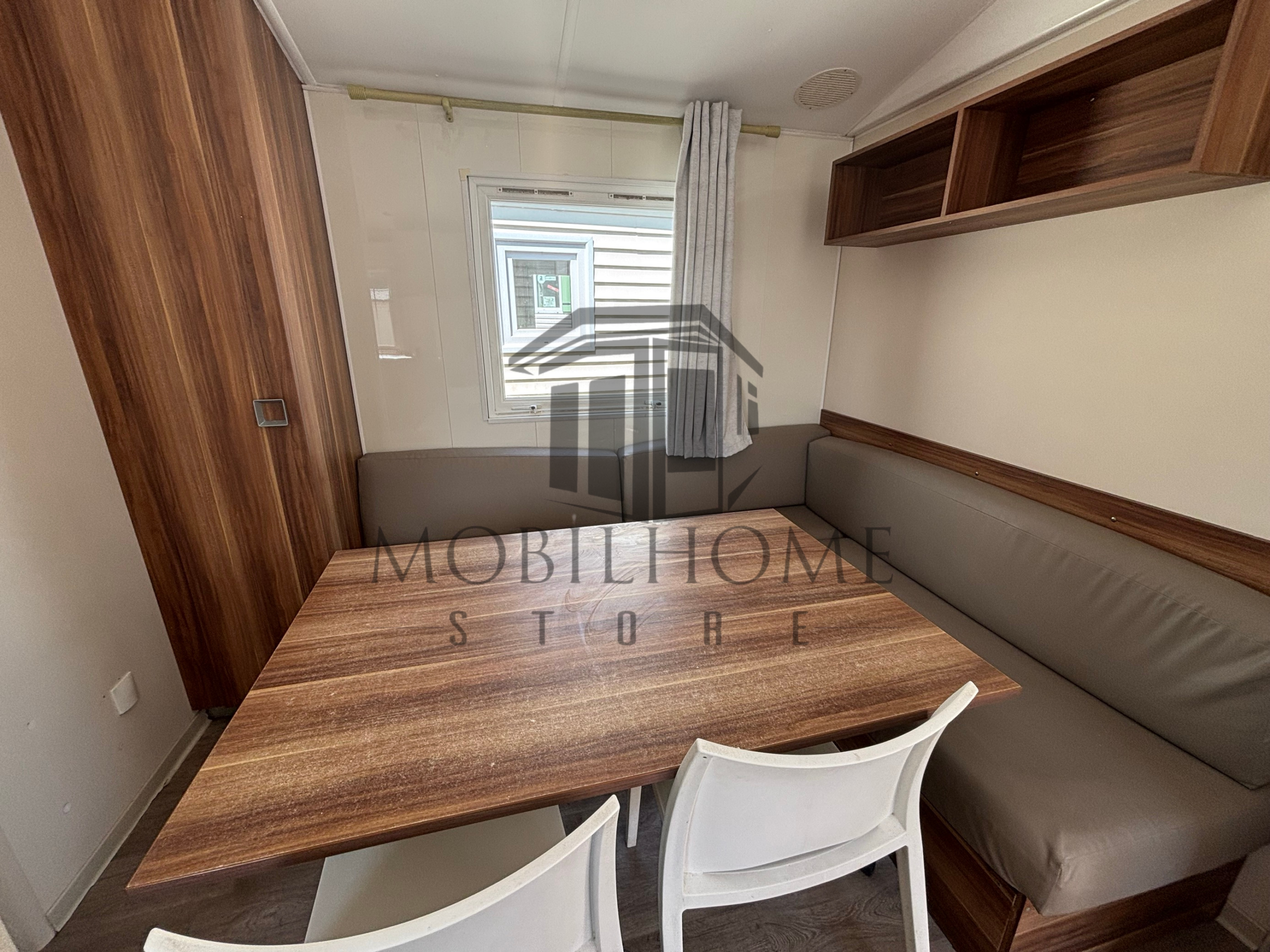 Coin repas du mobil-home IRM SUPER TITANIA 3 CH