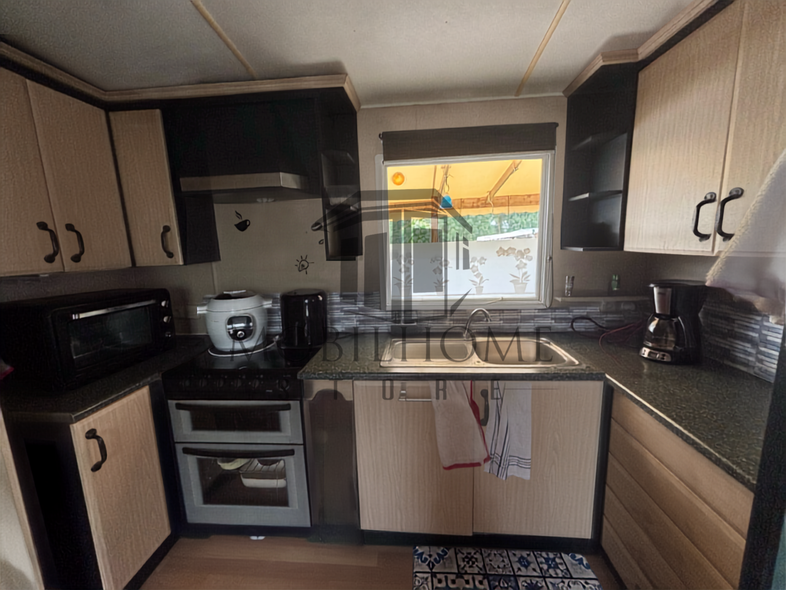 Cuisine du mobil-home P45 au camping de La Sensation
