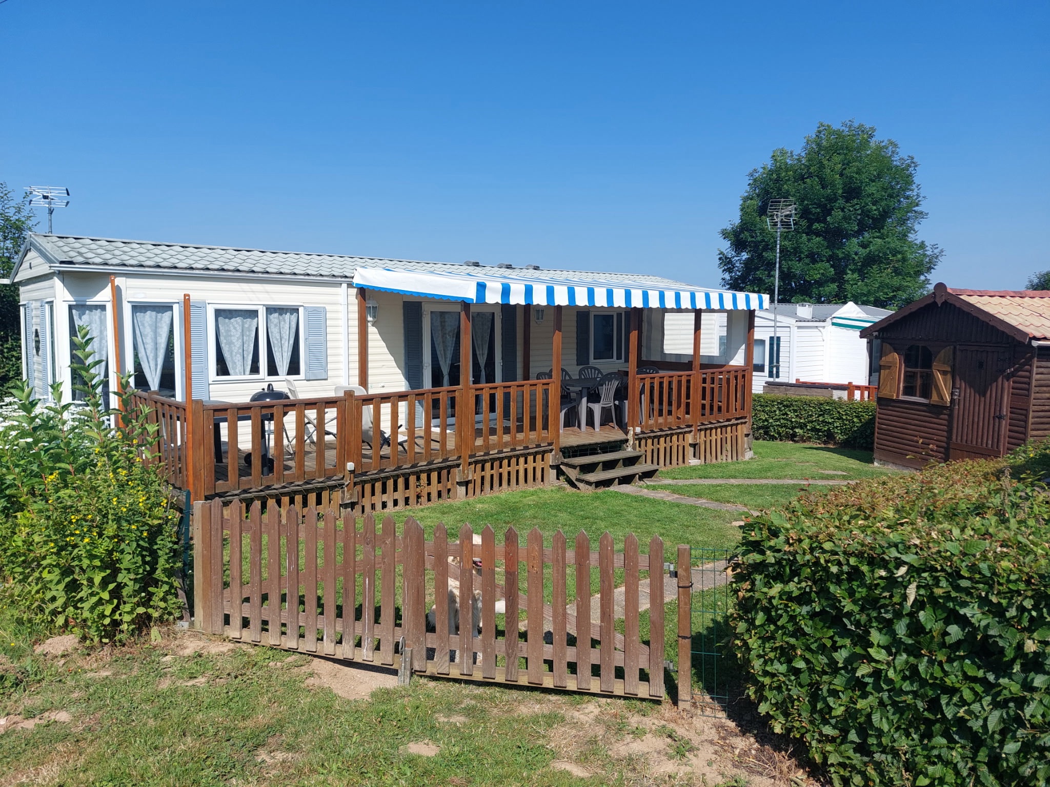Devanture du mobil-home Fraise