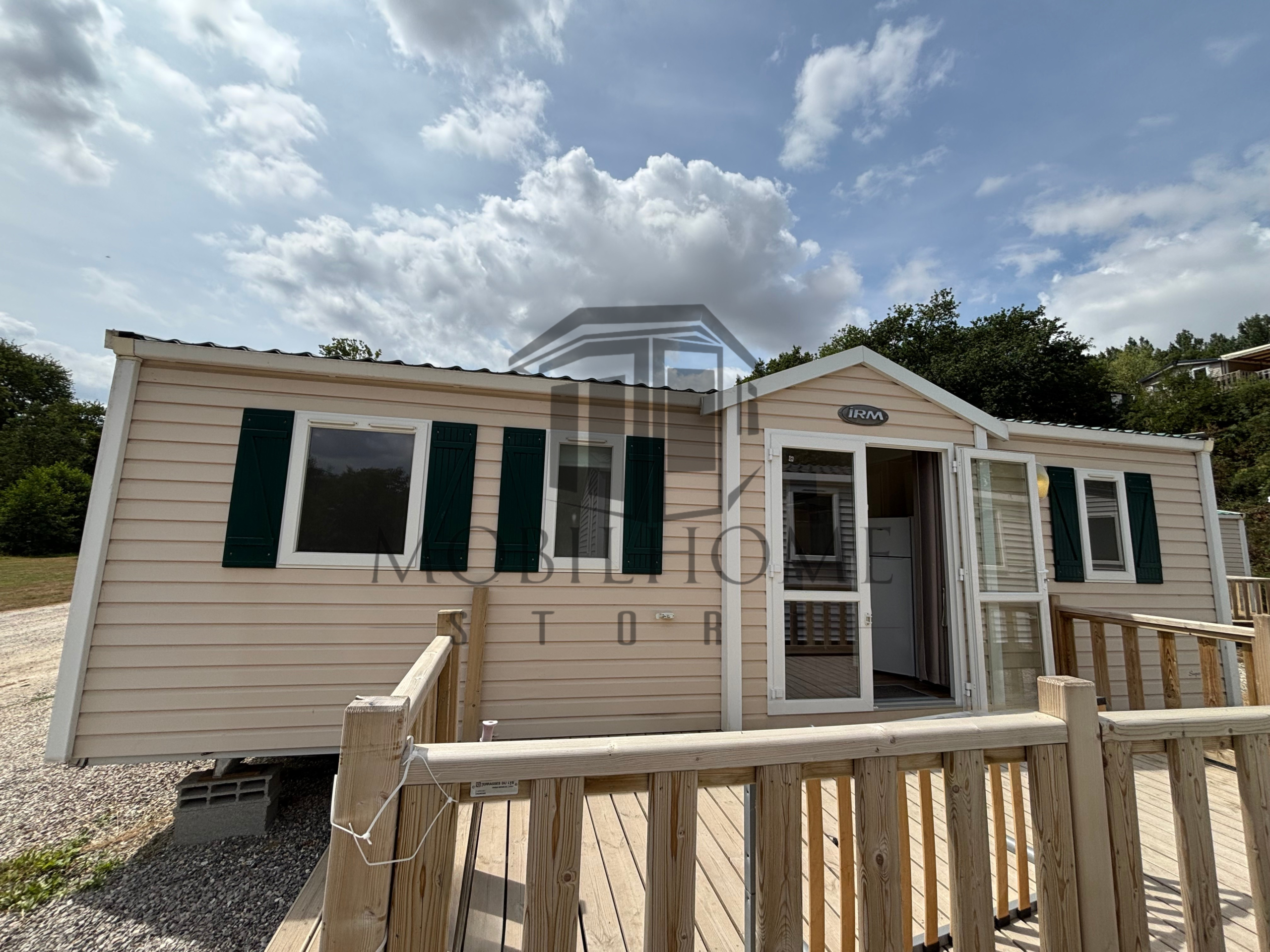 Devanture du mobil-home IRM SUPER CORDELIA