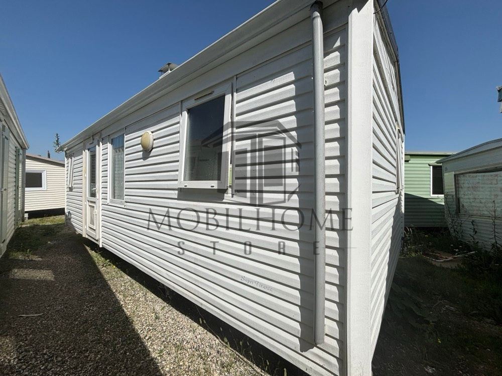 Devanture du mobil-home IRM SUPER TITANIA 2 CH