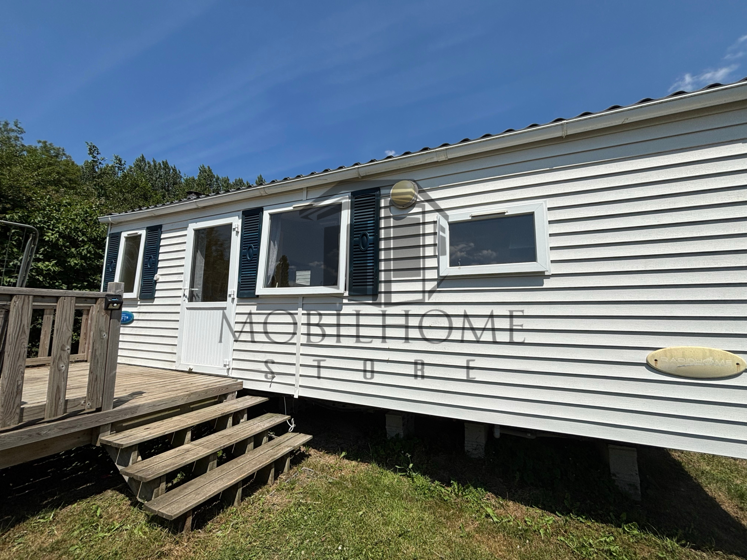 Devanture du mobil-home RAPIDHOME LOFT 75