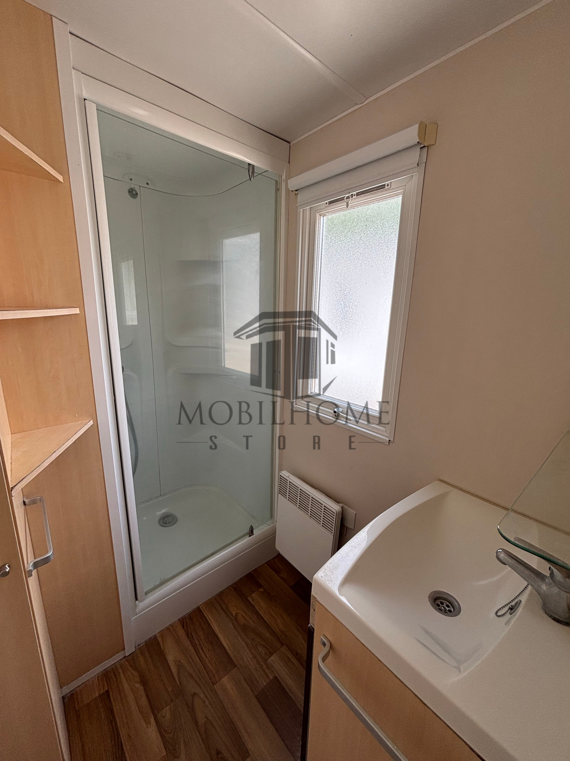 Salle d'eau du mobil-home IRM SUPER CORDELIA