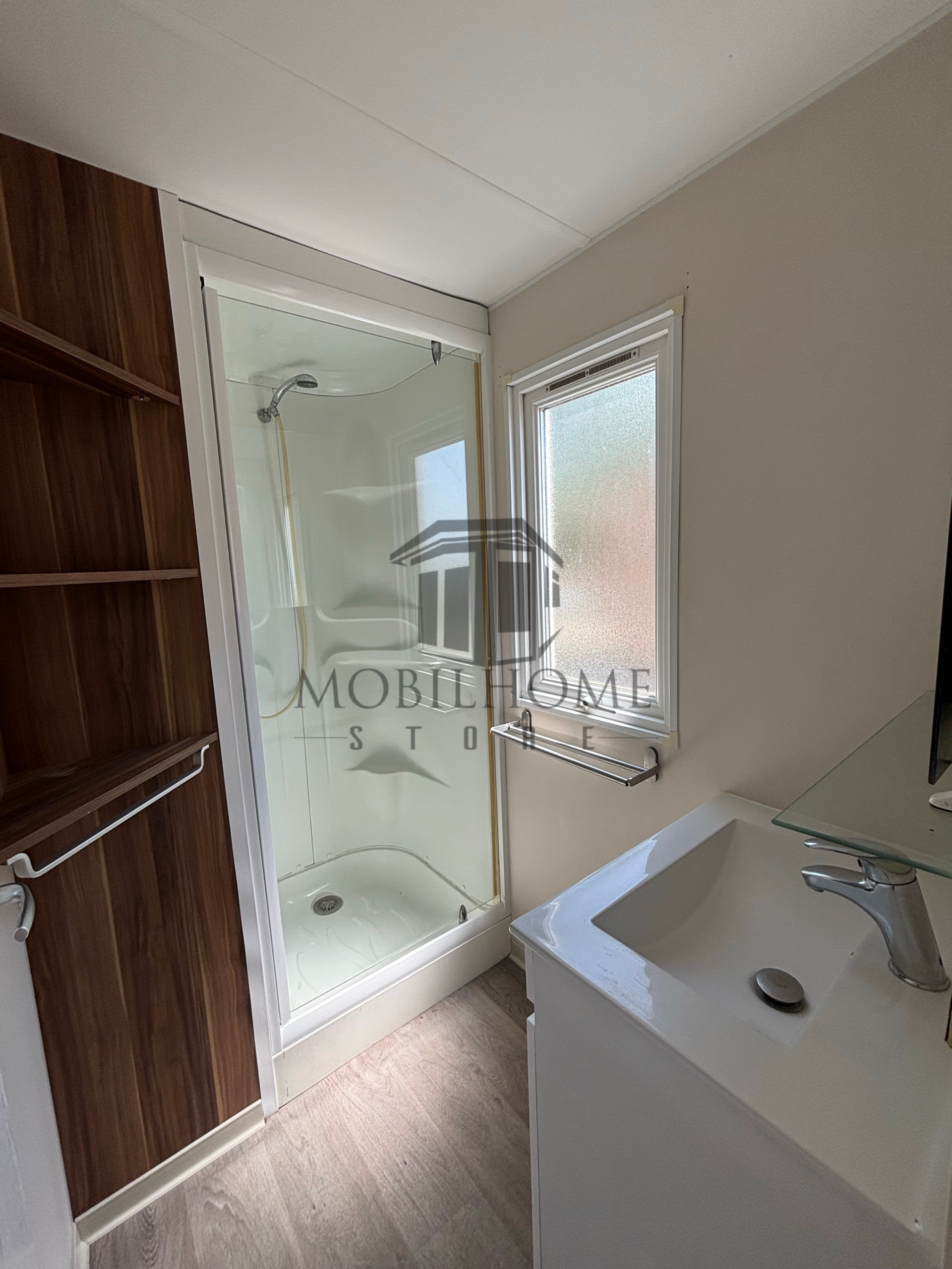 Salle d'eau du mobil-home IRM SUPER TITANIA 3 CH