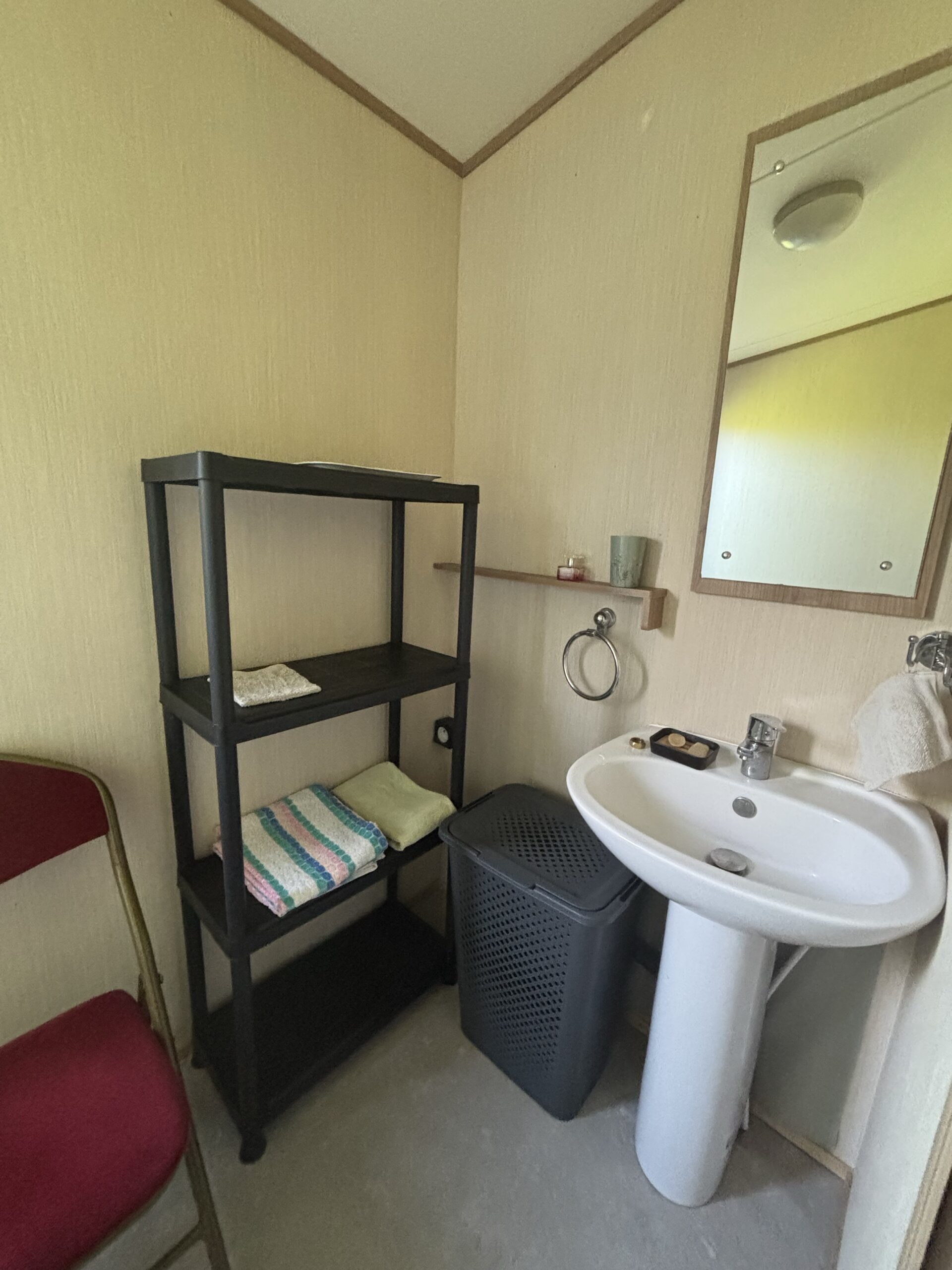 Salle d'eau du mobil-home Mouette au camping La Sensation