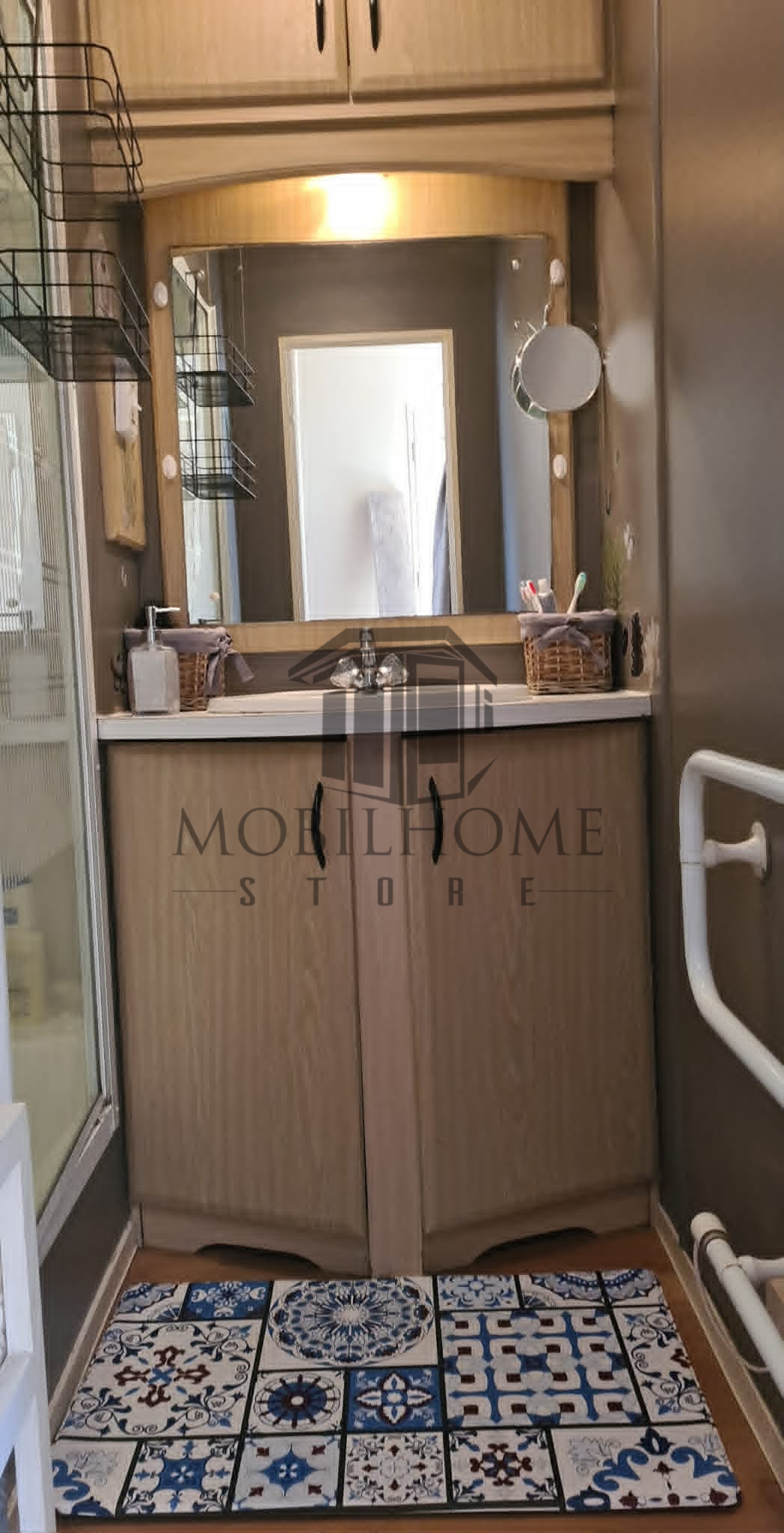Salle d'eau du mobil-home P45 au camping de La Sensation
