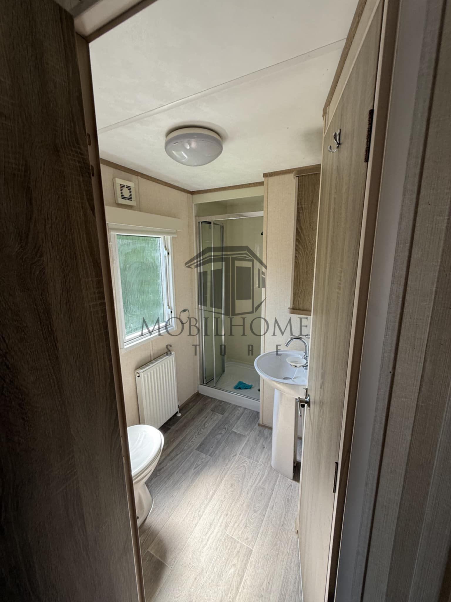 Salle d'eau du mobil-home P57 au camping La Nouvelle Aventure
