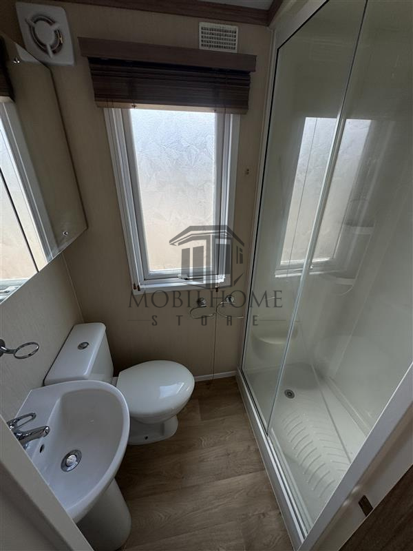 Salle d'eau de la chambre parentale du mobil-home PEMBERTON HARMONY PMR