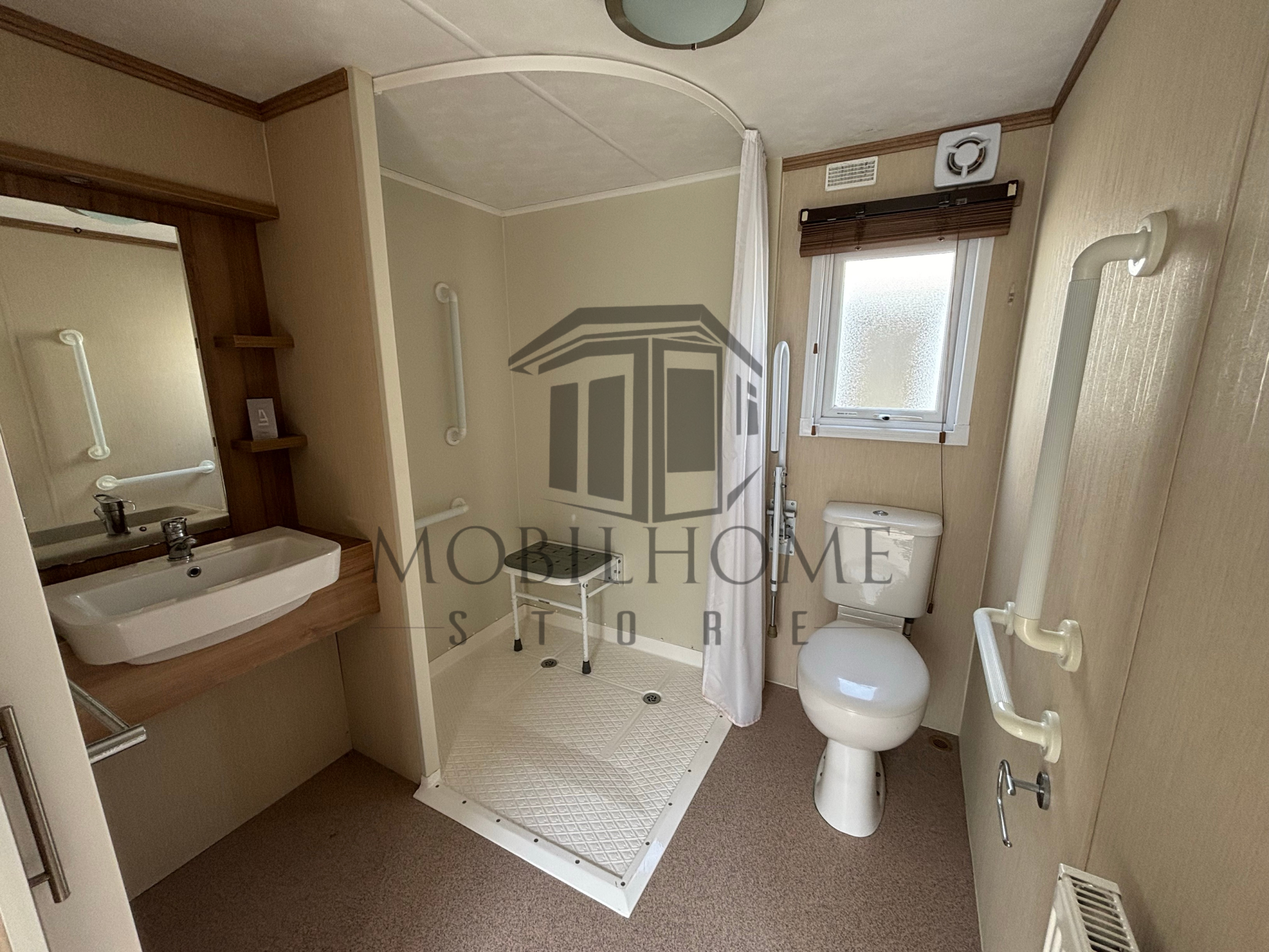Deuxième salle d'eau du mobil-home PEMBERTON HARMONY PMR