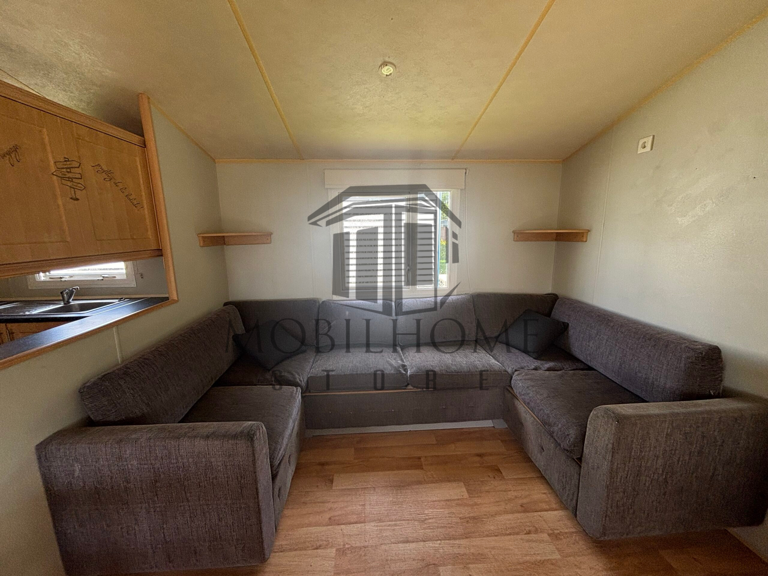 Salon du mobil-home P24 au camping La Sensation