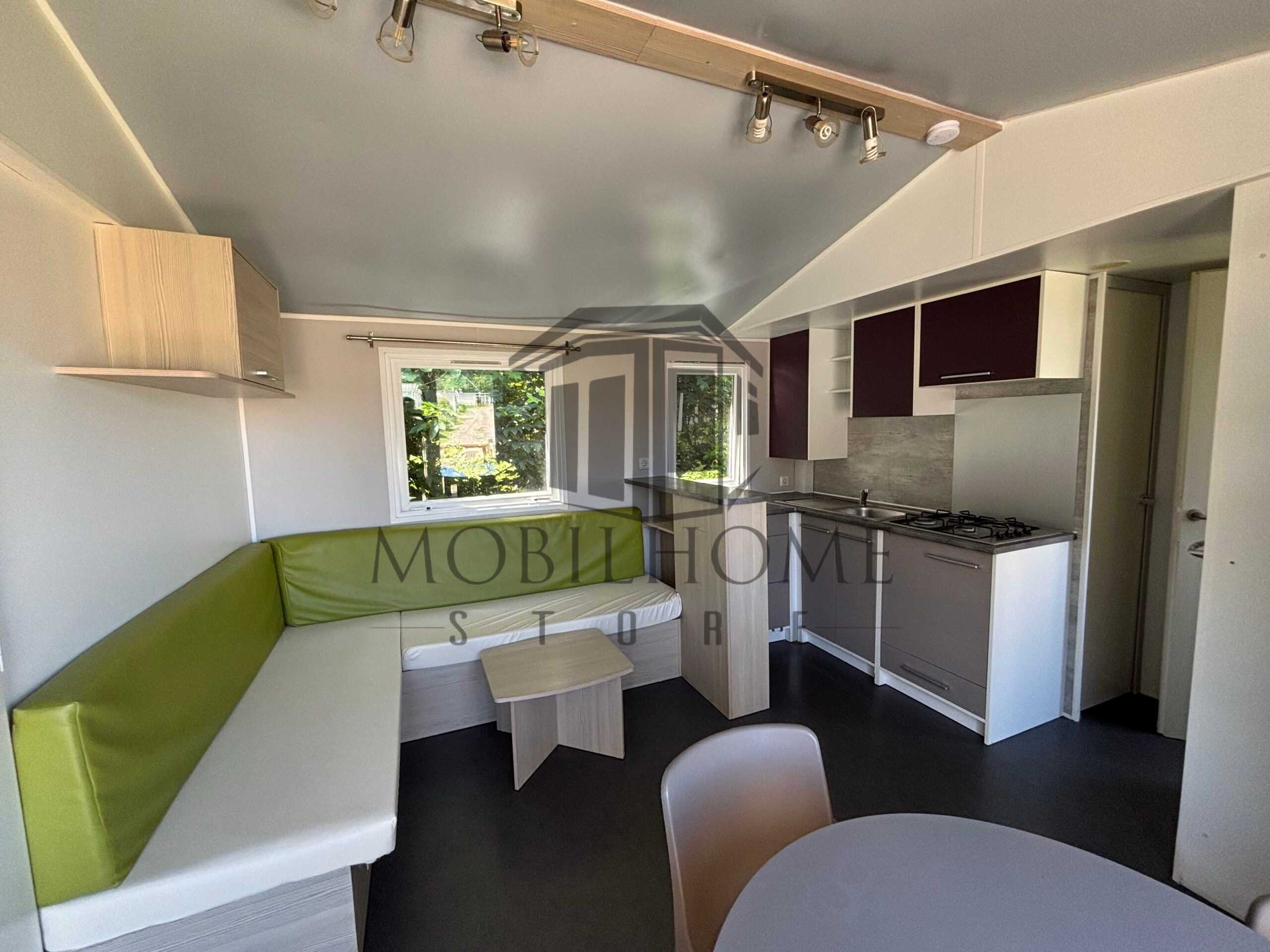Séjour du mobil-home P92 au camping La Sensation