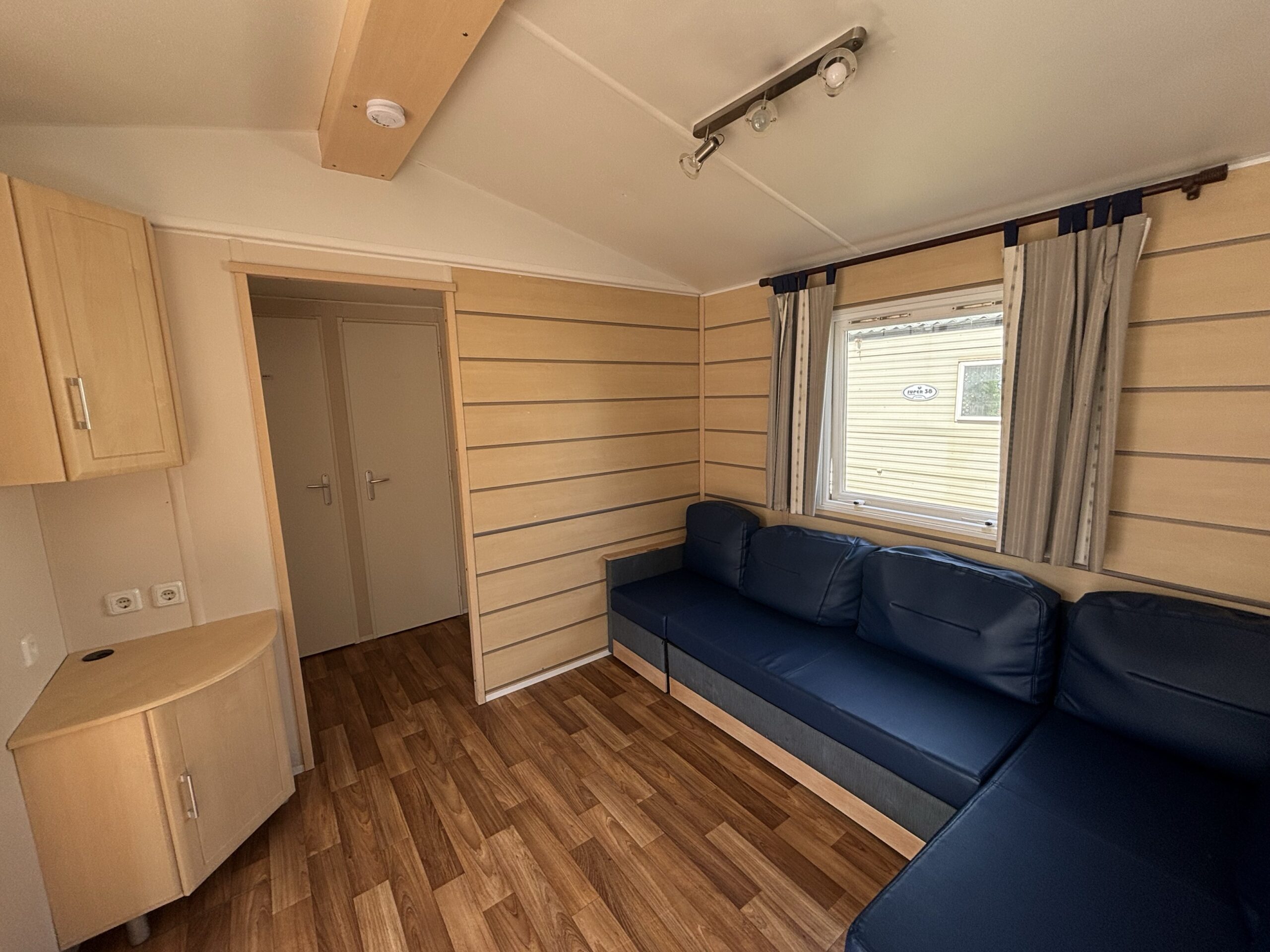 Séjour du mobil-home Le Derrick
