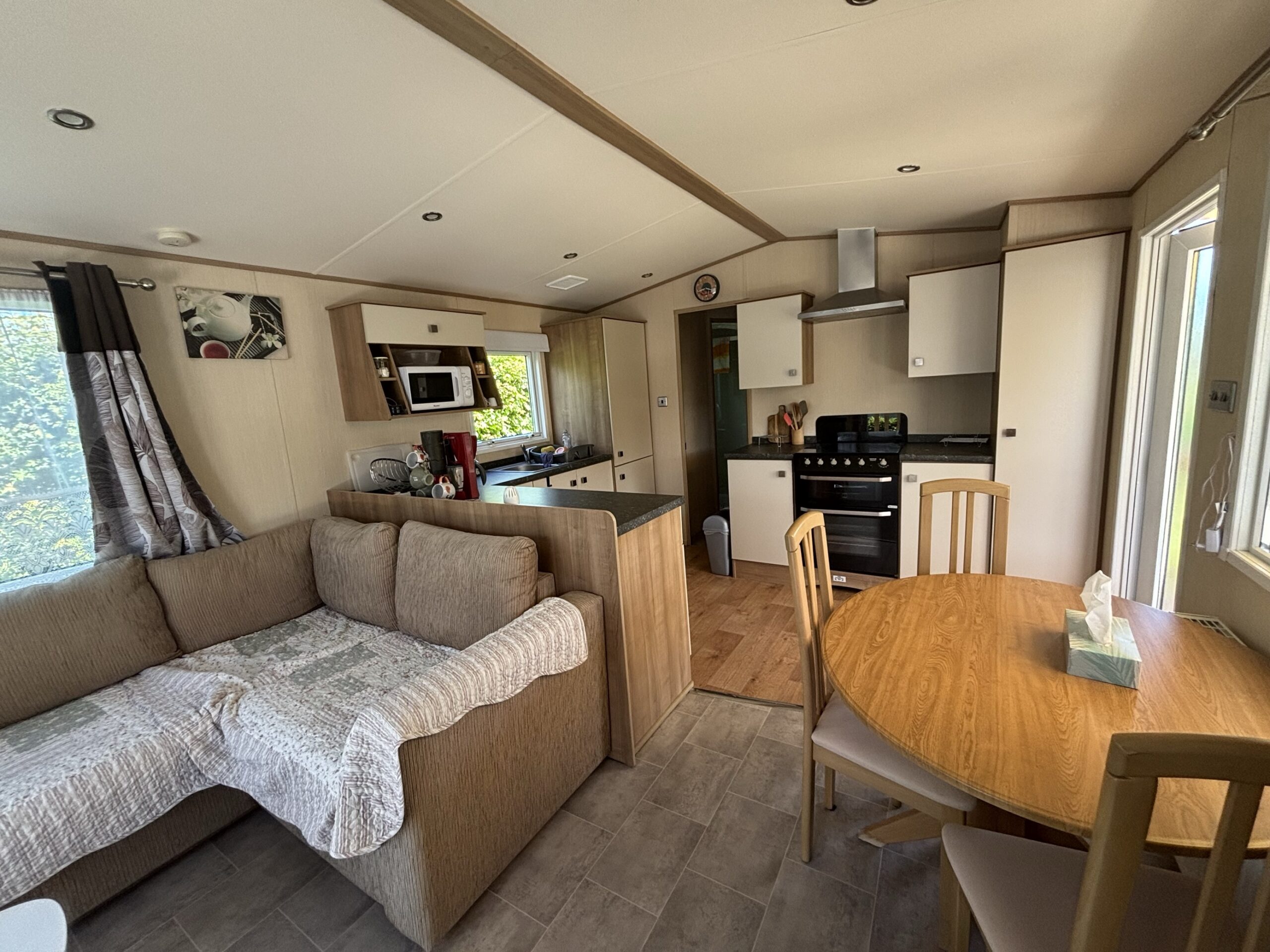 Séjour du mobil-home Mouette au camping La Sensation