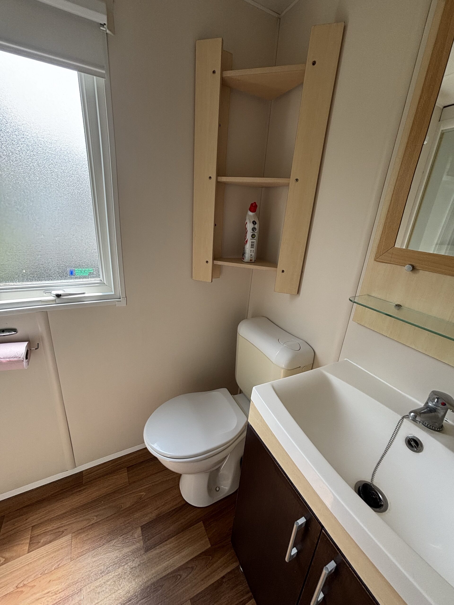 Toilette du mobil-home Le Derrick