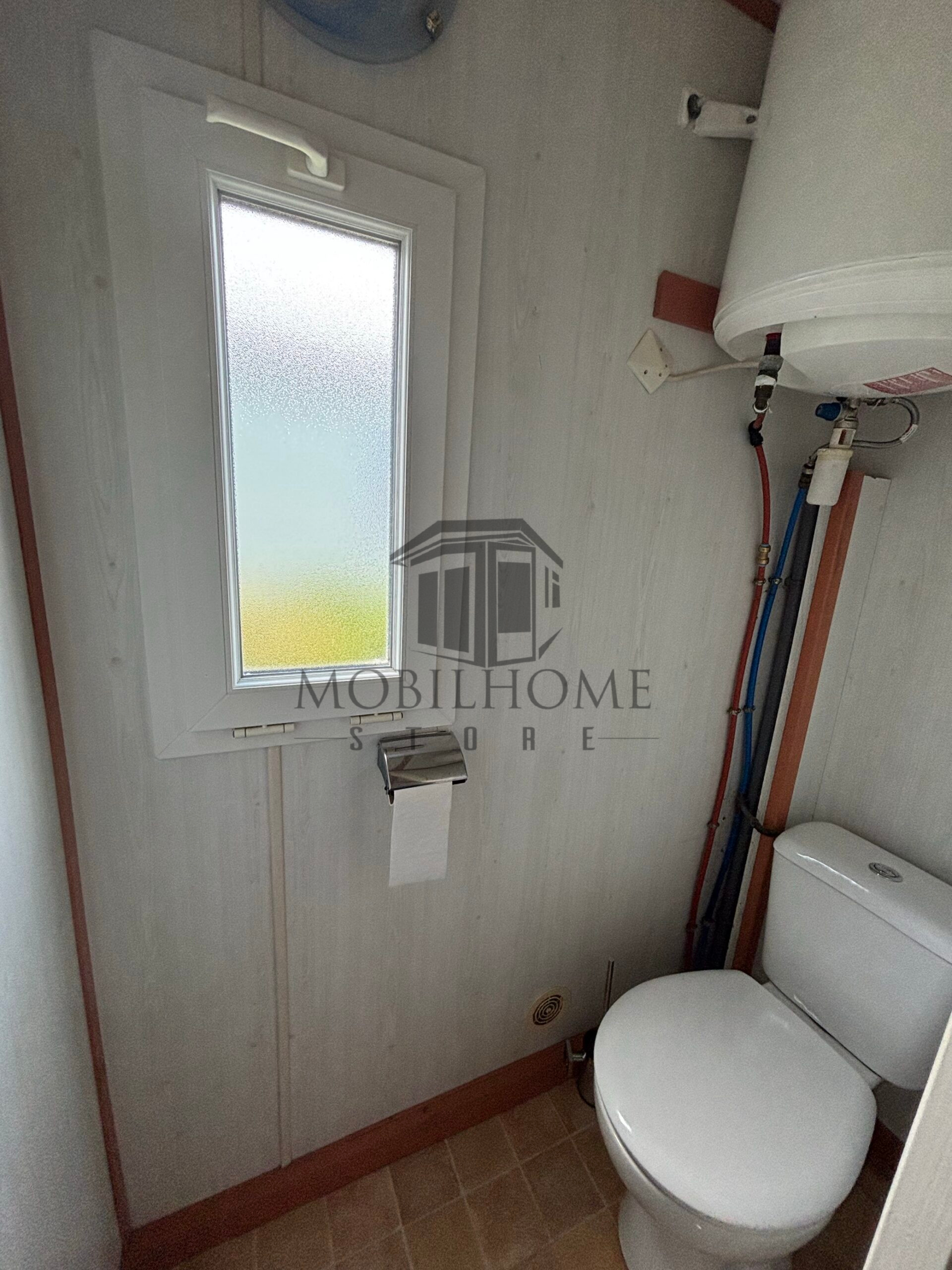 Toilette du mobil-home P37 au camping La Sensation