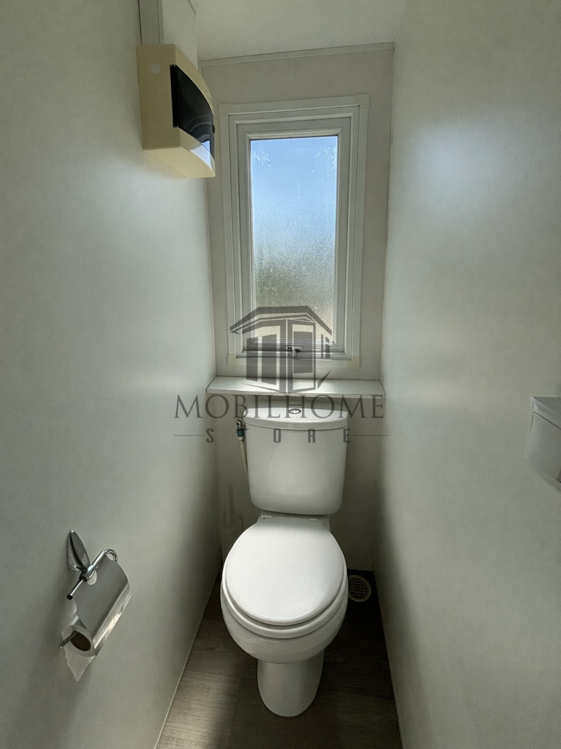 Toilette du mobil-home P8 au camping La Sensation