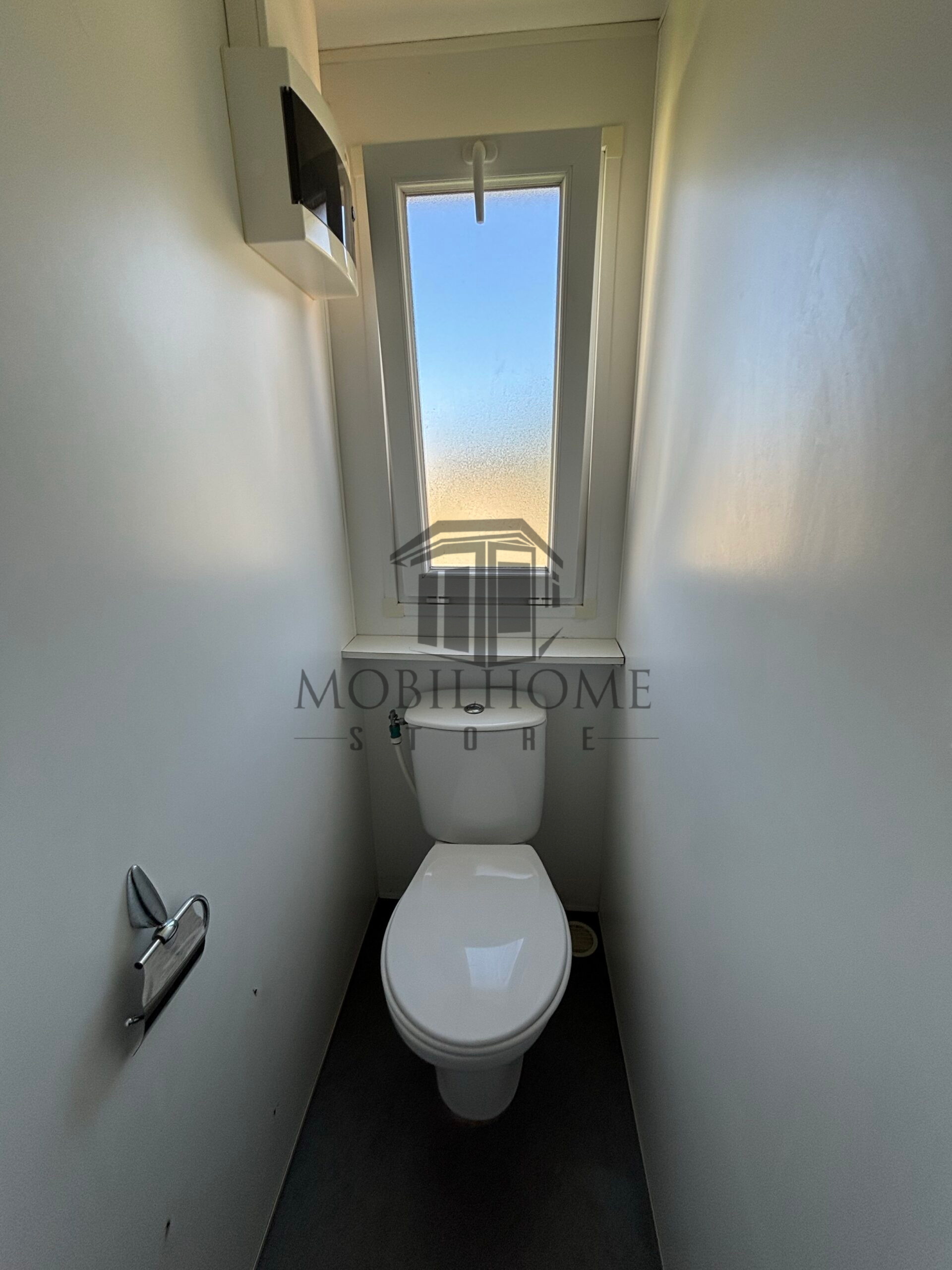 Toilette du mobil-home P92 au camping La Sensation