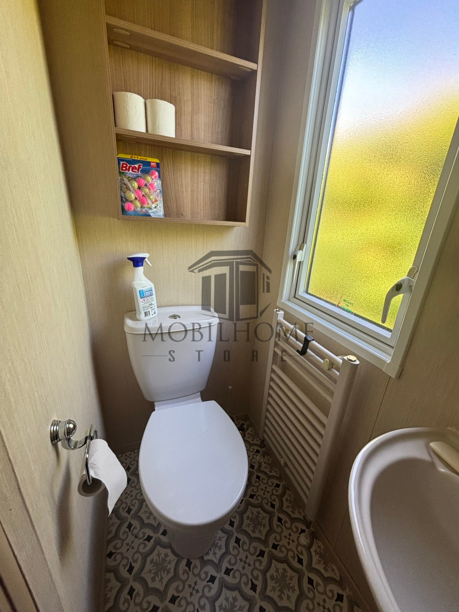 Deuxième toilette du mobil-home P6
