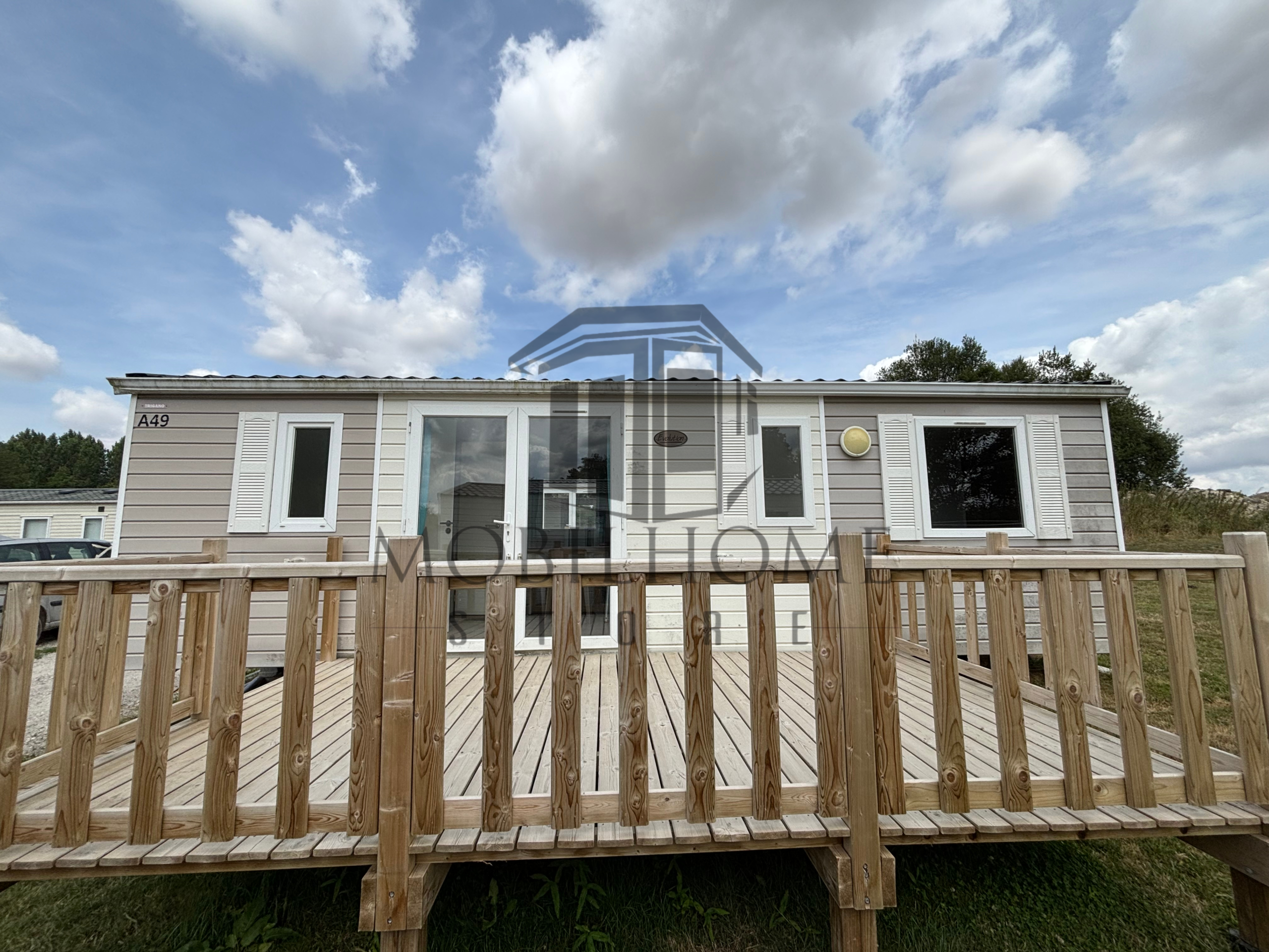 Devanture du mobil-home TRIGANO EVO 33