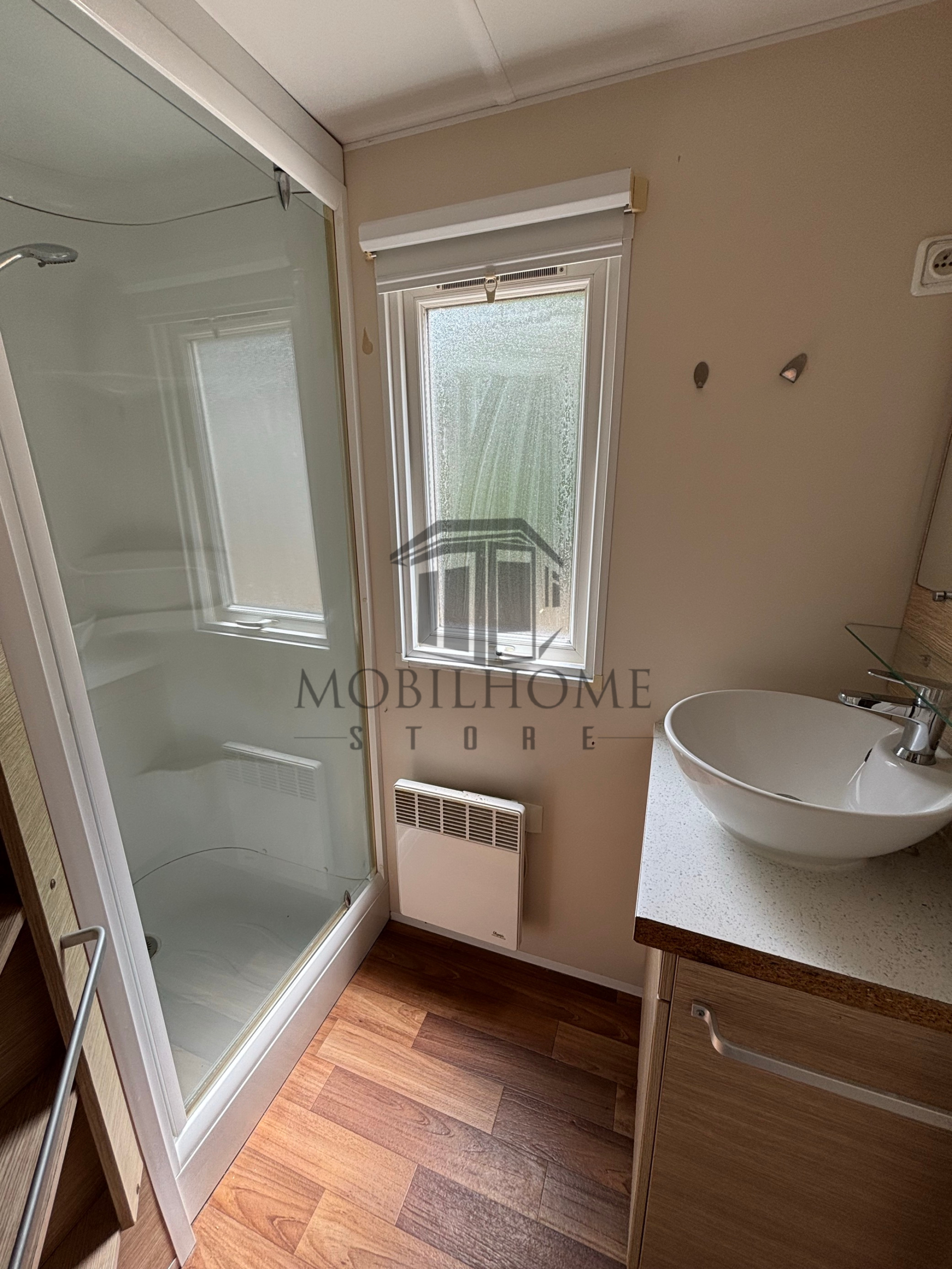 Salle d'eau du mobil-home IRM CONSTELLATION
