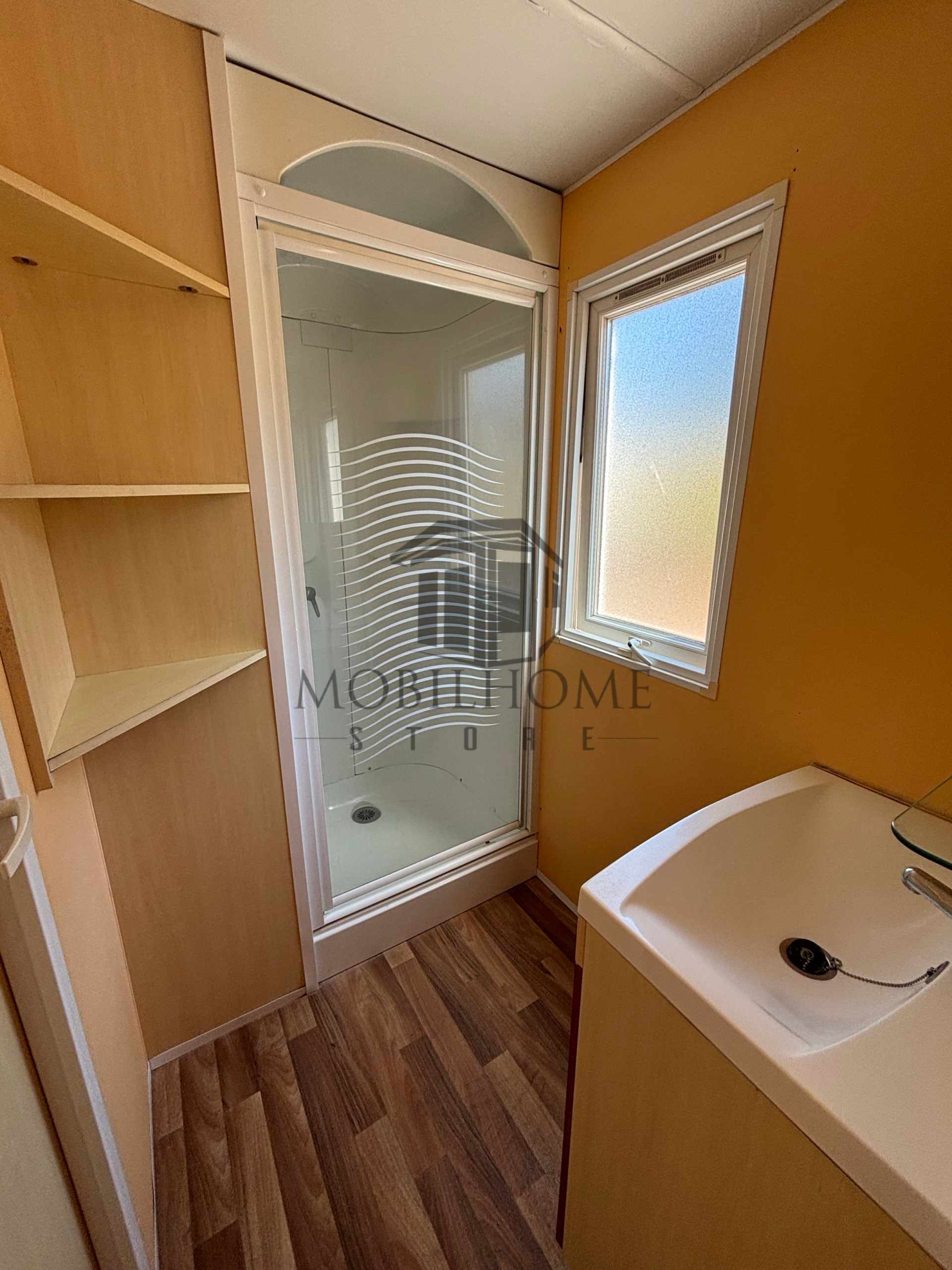 Salle d'eau du mobil-home IRM SUPER TITANIA