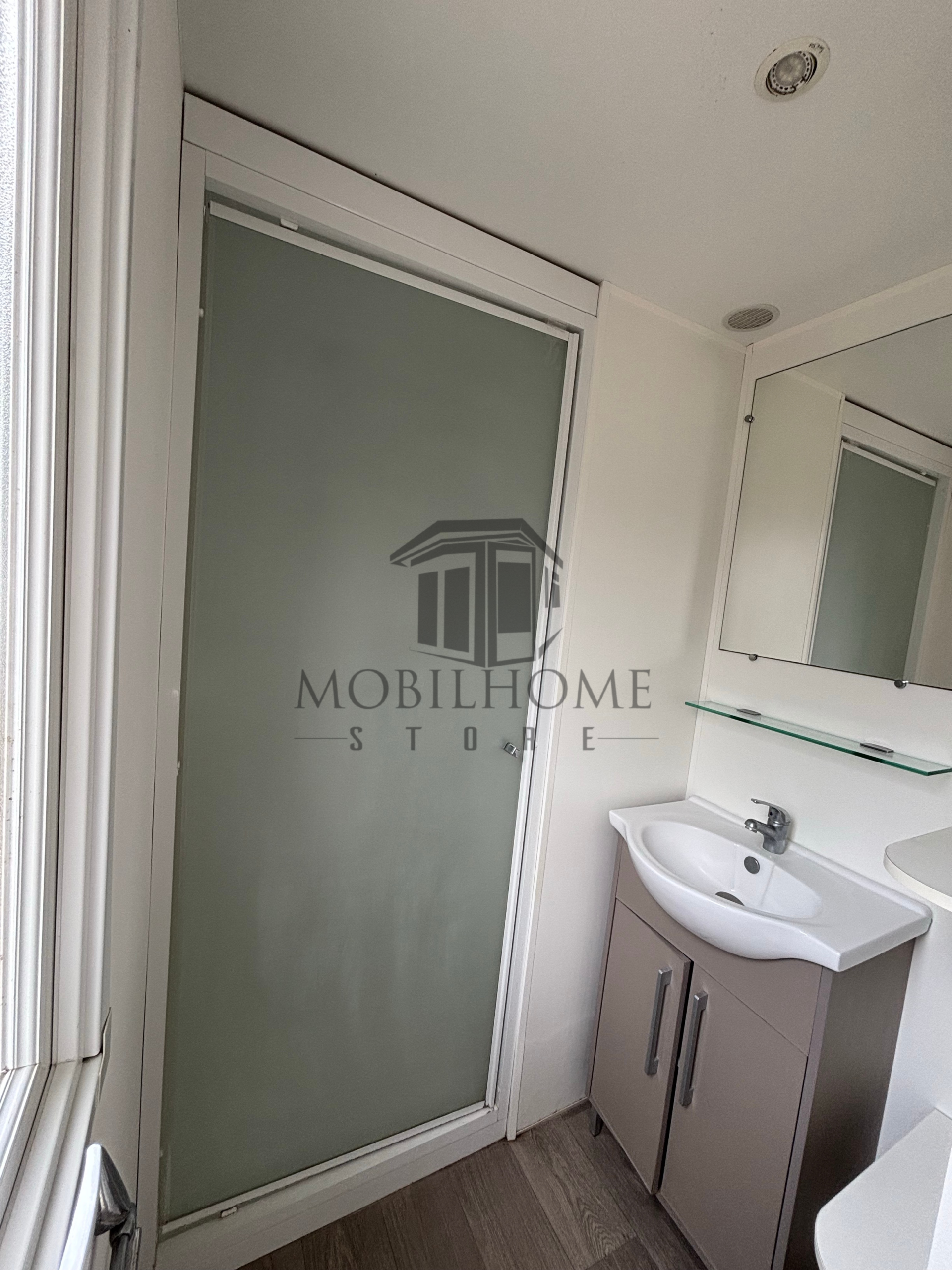 Salle d'eau du mobil-home TRIGANO EVO 31